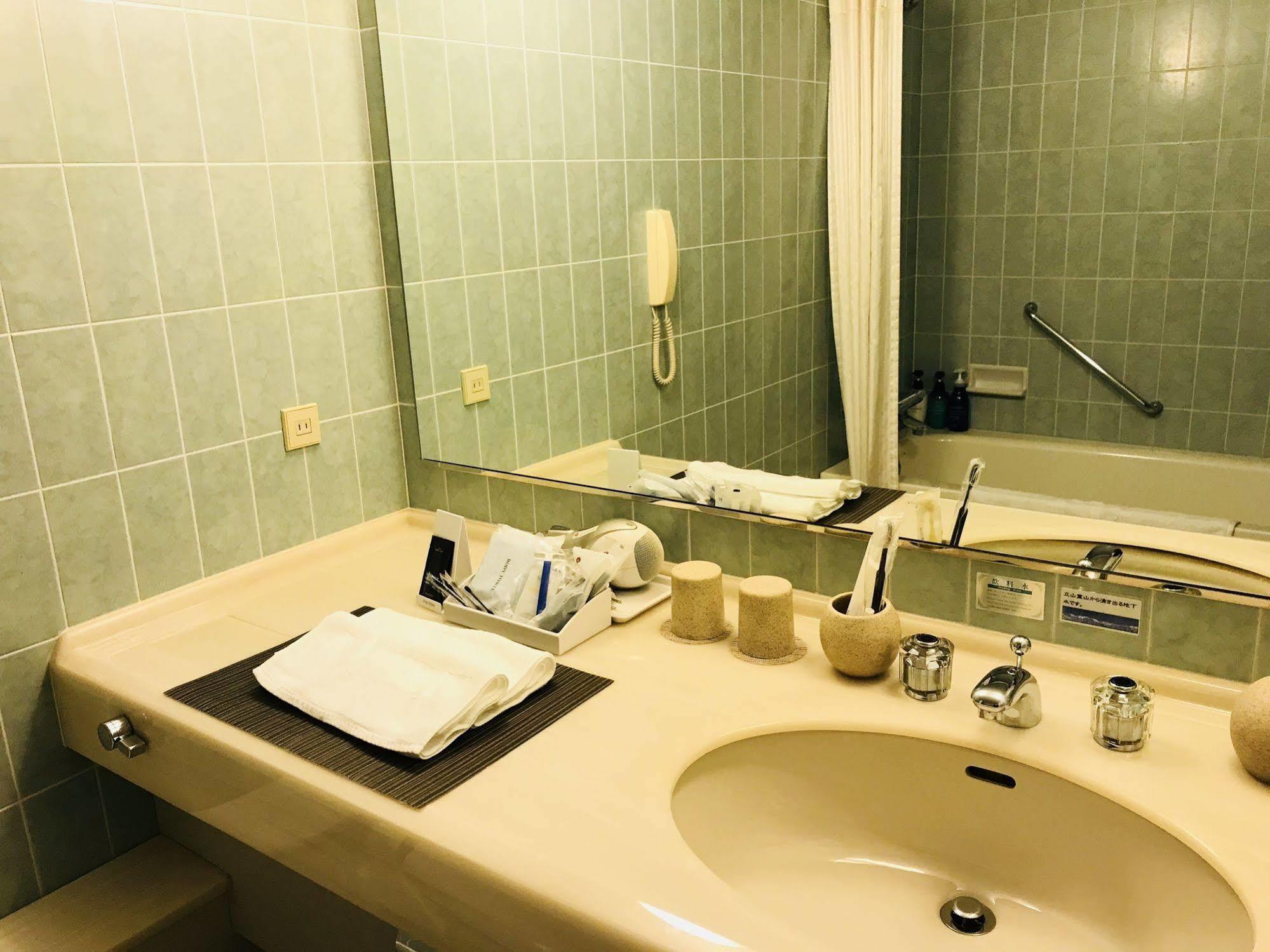 Hotel Granmirage Uozu Eksteriør billede
